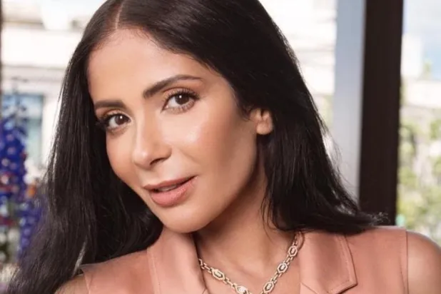 منى زكي (فيسبوك)