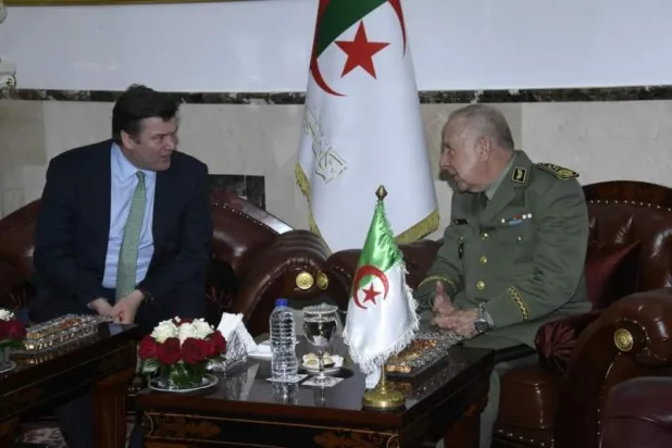 هيبي خلال لقائه شنقريحة (وزارة الدفاع الجزائرية)
