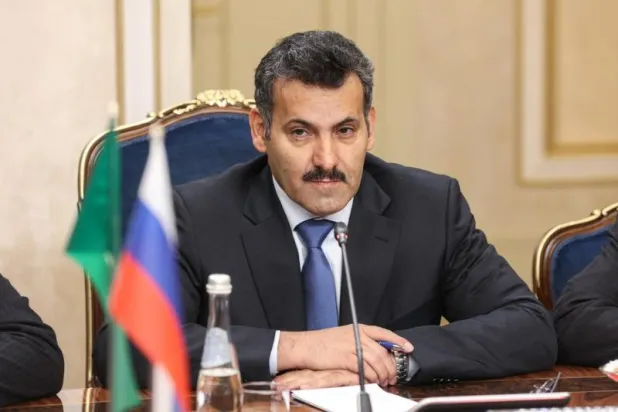 السفير محمد آل جابر خلال لقاءاته التي عقدها مع المسؤولين الروس في موسكو (الشرق الأوسط)