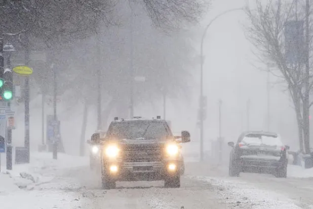 صورة التُقطت يوم الثلاثاء الماضي لعاصفة ثلجية في كندا (أ.ب)