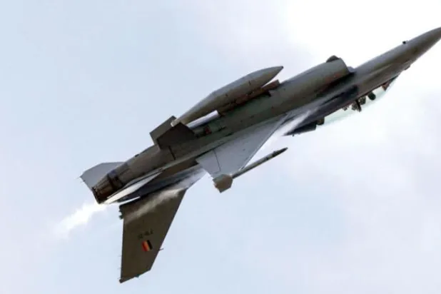 بیلجیئم کا F-16 لڑاکا طیارہ گزشتہ ماہ نیٹو کی جوہری روک تھام کی مشقوں میں شرکت کے دوران (اے ایف پی)