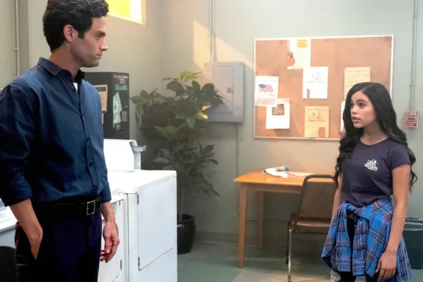 Penn Badgley ve Jenna Ortega, You'da (Beth Dubber/Netflix)

