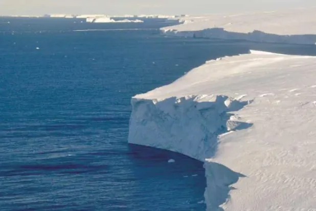صورة تعود لعام 2020 تظهر تراجع الجليد بفعل الذوبان في القطب المتجمد الجنوبي (أ.ب)