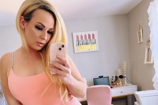 Bilim, teknoloji, mühendislik ve matematik derslerini bırakıp pornografi kariyerine başladı (Instagram/Sarah Seales)

