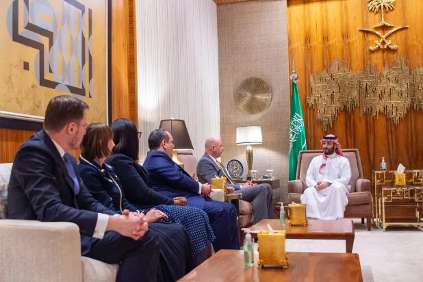 الأمير محمد بن سلمان ولي العهد السعودي لدى استقباله وفد المكتب الدولي للمعارض بالرياض (واس)