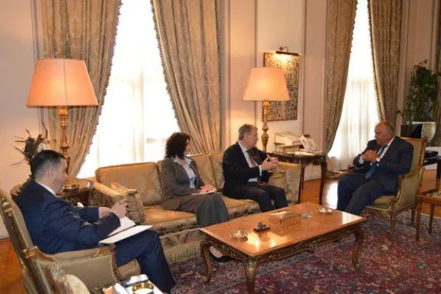 شكري التقى مفوض «الأونروا» وأكد دعم مصر إحياء عملية السلام
