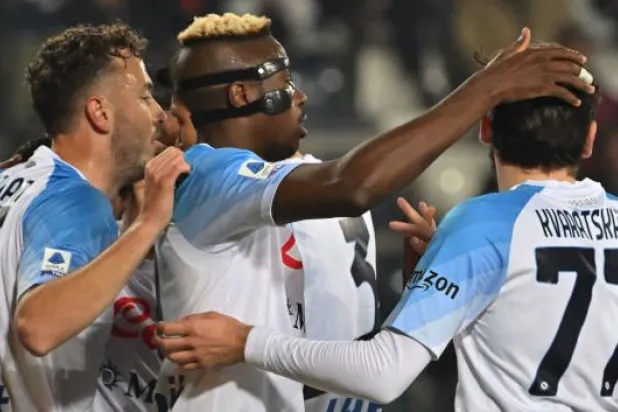 نابولي يواجه أتالانتا بنية عدم إعطاء الأمل لملاحقيه