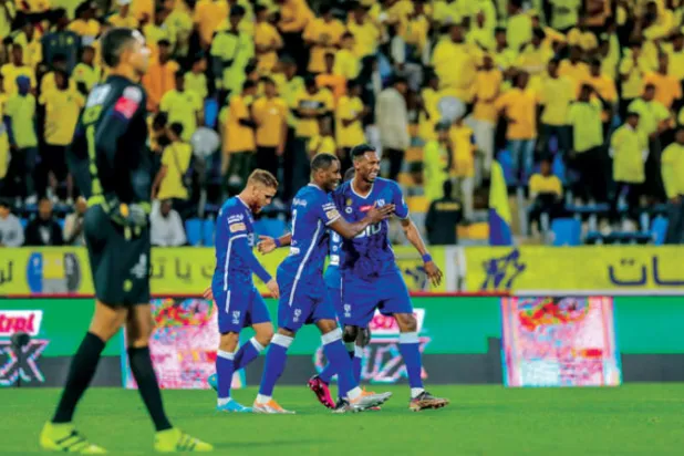 هل «تحسم المواجهات المباشرة» لقب الدوري السعودي للمحترفين؟