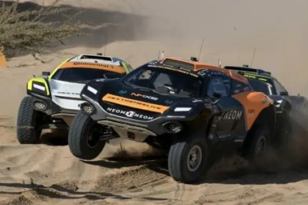 «فيلوسي ريسينغ» يتصدر سباق «ديزرت إكس بري» في نيوم