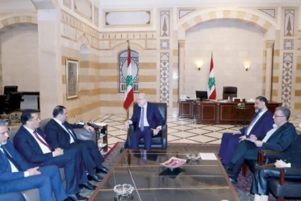 وزیراعظم نجیب میقاتی کل عراقی ہائر ایجوکیشن منسٹری کے ایک وفد سے ملاقات کرتے ہوئے (دالاتی اور نہرا)