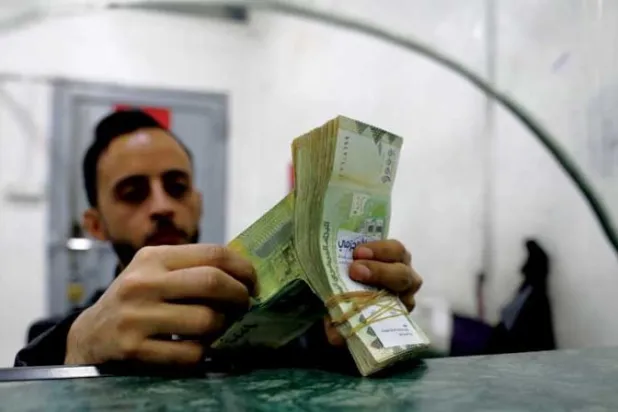 إجراءات الانقلابيين الحوثيين تهدد بمصادرة ودائع مليون يمني