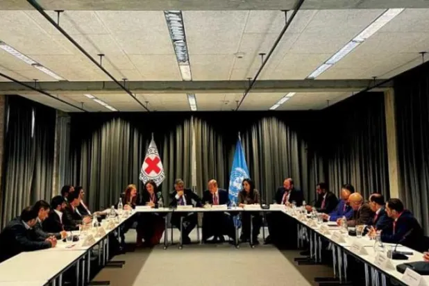 یمنی جنیوا میں قیدیوں اور نظربندوں سے متعلق مشاورت کا منظر (الشرق الاوسط)