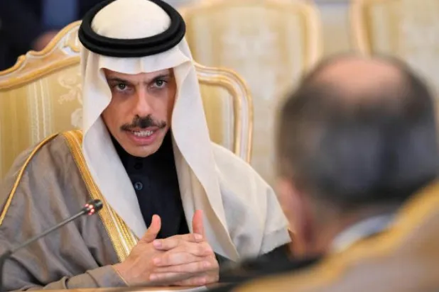 Suudi Arabistan Dışişleri Bakanı Şarku’l Avsat’a: İran ile yapılan anlaşma, meseleleri diyalog ve diplomasi yoluyla çözme yönündeki ortak arzunun göstergesidir... Anlaşma tüm meselelerin çözüldüğü anlamına gelmiyor