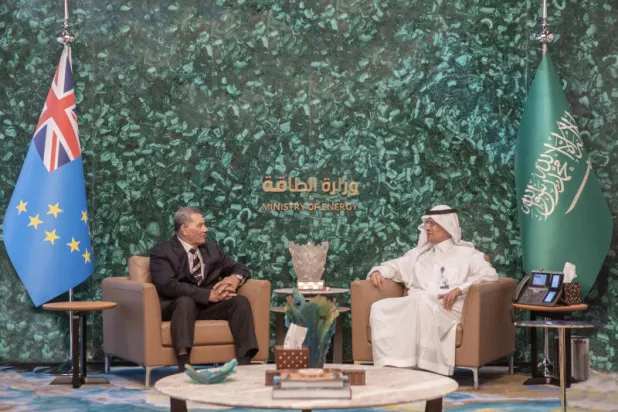 السعودية وتوفالو تستعرضان سبل تطوير التعاون بمجالات الطاقة