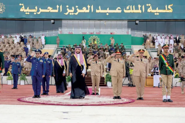 وزير الدفاع السعودي يرعى تخريج الدفعة الـ81 من «الكلية الحربية»