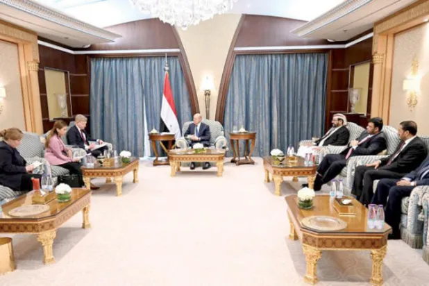 العليمي يحذر من تحفيز إضافي للحوثيين بلا ضمانات