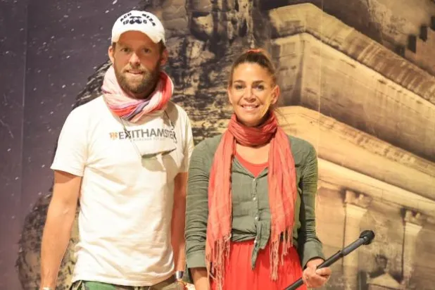 زوجان نمساويان: إعلان بالصدفة قادنا لبطولة العُلا للهجن