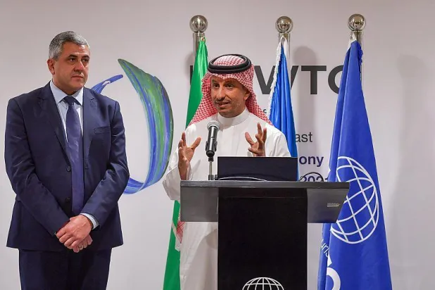الخطيب يشيد بجهود المكتب الإقليمي لـ«السياحة العالمية» بالرياض