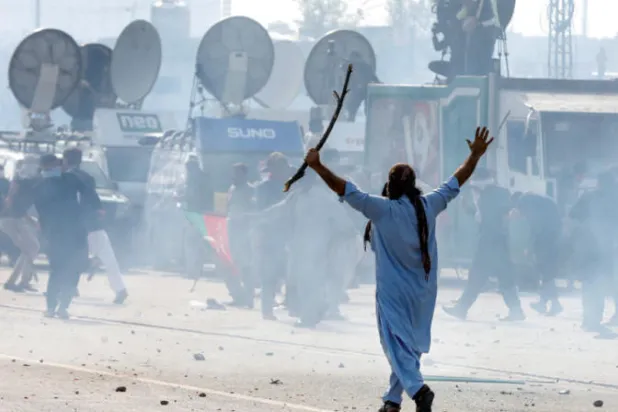 باكستان: إسقاط مذكرة التوقيف بحق خان بعد حضوره للمحكمة