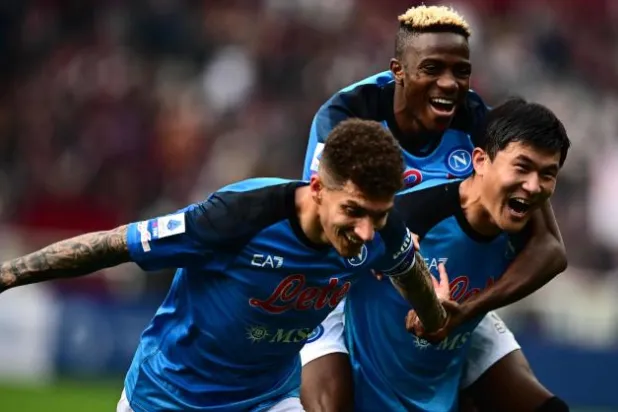 الدوري الإيطالي: أوسيمهن وكفاراتسخيليا يقربان نابولي من اللقب