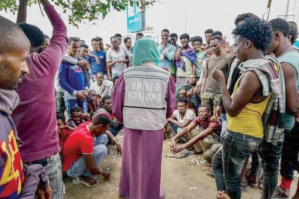 مطاردات في صنعاء و3 مناطق يمنية لتجنيد اللاجئين الأفارقة