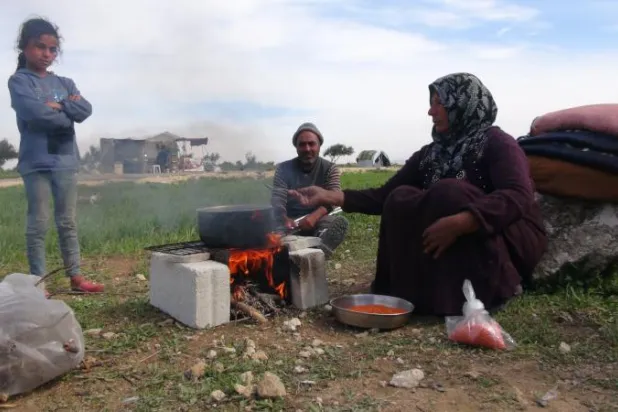 بلا طعام ولا فرح... النازحون يستقبلون شهر رمضان في شمال غربي سوريا