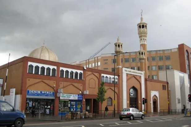 الشرطة البريطانية تحقق في دوافع مهاجمة رجل لدى خروجه من مسجد