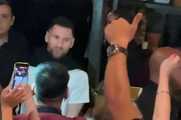 «مجانين ميسي»... 1.5 مليون مشجع طلبوا شراء تذاكر الأرجنتين وبنما