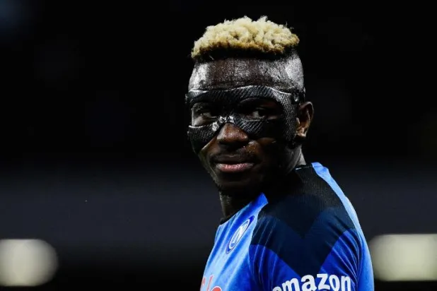 الرجل المقنع... أوسيمهن الذي أعاد لنابولي مجده