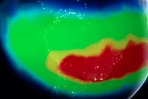 «ناسا» تراقب «شذوذاً ضخماً» في المجال المغناطيسي للأرض لكشف لغزه