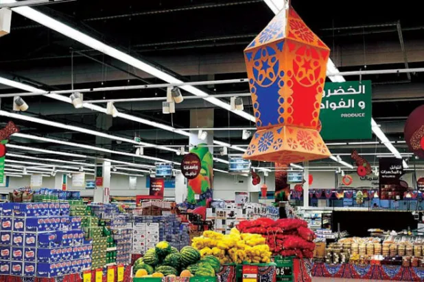 الضغوطات تحيط بموائد الإفطار في الدول العربية