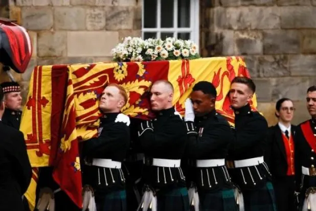 الوسام الملكي الفيكتوري لحاملي نعش الملكة إليزابيث