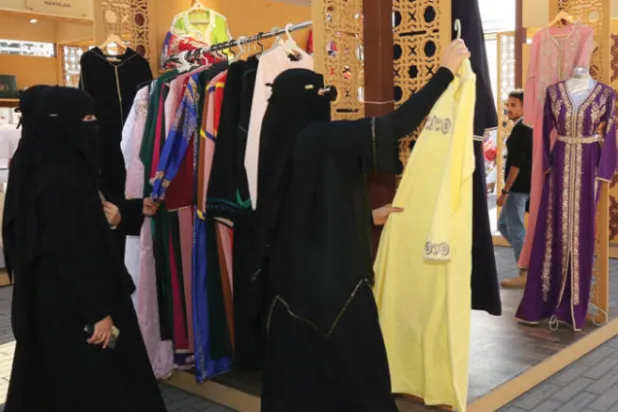 «الجلابية» سمة رمضانية تتربع على عرش الموضة كل عام