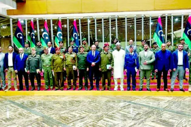 اقوام متحدہ کے ایلچی طرابلس میں اجلاس کے بعد عسکری اور سیکورٹی رہنماؤں کے درمیان (اقوام متحدہ کا مشن)