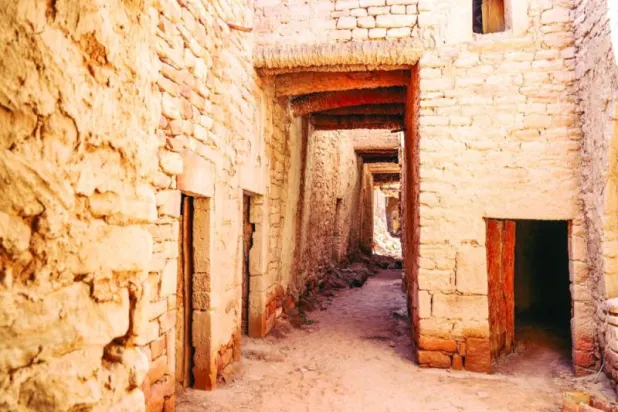 بدء دراسة التفاصيل المعمارية في البلدة القديمة بالعلا