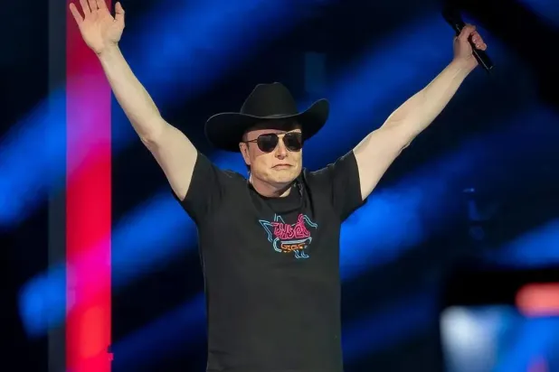 OpenAI CEO'su Sam Altman, Elon Musk'a "pislik" dedi