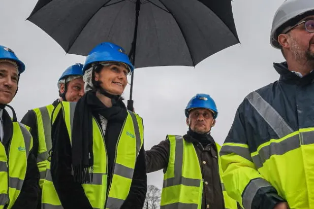 وزيرة الرياضة الفرنسية: مشاركة الروس في الأولمبياد ستحصل دون علم أو نشيد!