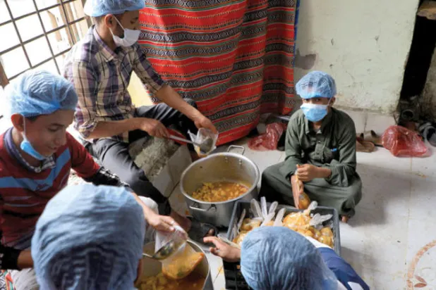 الحوثيون يشددون القيود لمنع تقديم المساعدات للفقراء