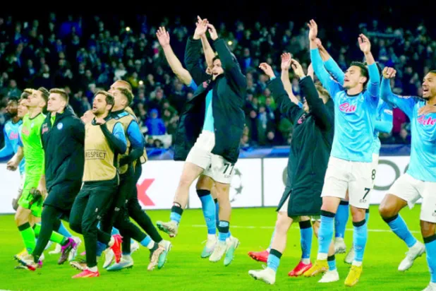 الدوري الإيطالي: نابولي يستضيف ميلان وعينه على اللقب الغائب منذ 33 عاماً