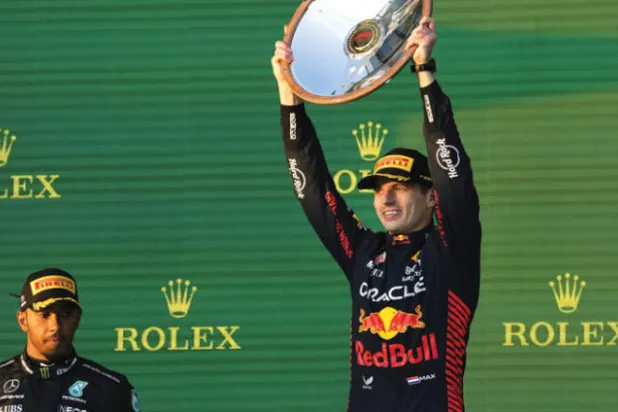 فيرستابن يجهض انتفاضة هاميلتون وينتزع جائزة أستراليا الكبرى