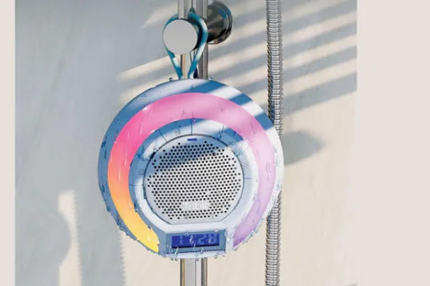 مكبرات صوت للسباحة وسماعات جديدة