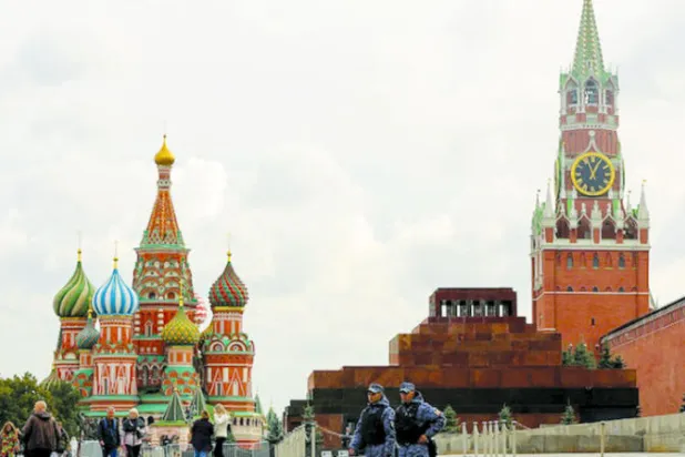 الطلب المحلي يحافظ على نمو نشاط المصانع في روسيا