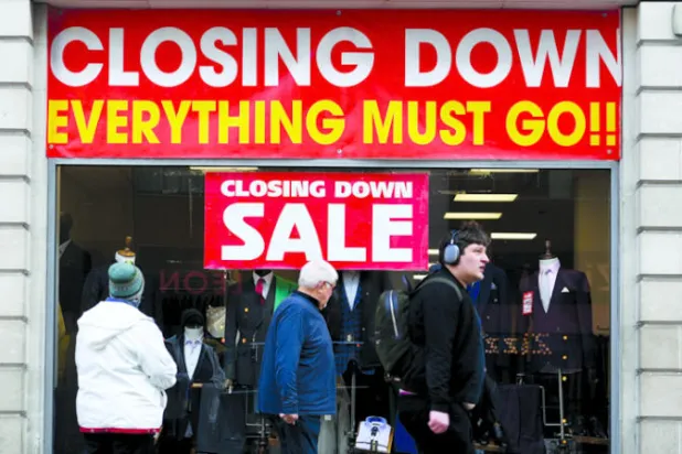 «الصناعات البريطانية» تنكمش في مارس