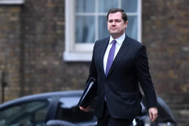 لتجاوزه السرعة المقررة... منع وزير بريطاني من القيادة لمدة 6 أشهر