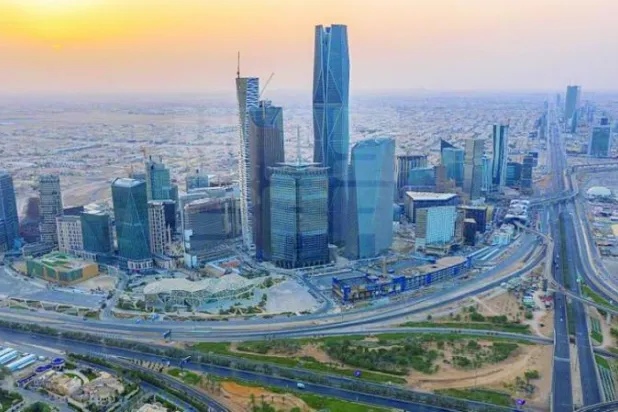 «فيتش» ترفع التصنيف الائتماني للسعودية