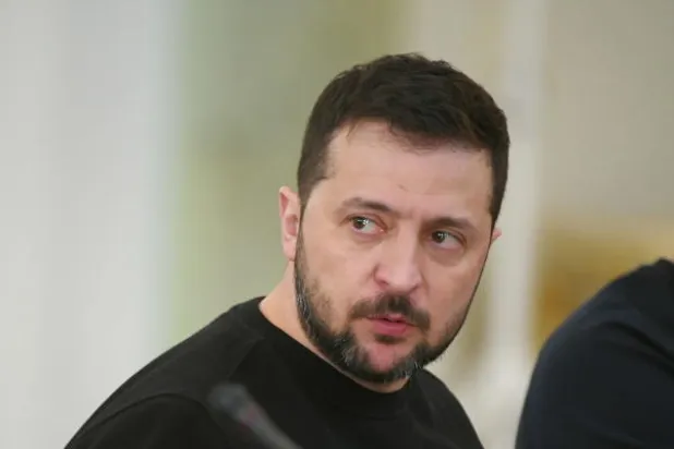 زيلينسكي يلمح إلى إمكانية الانسحاب من باخموت