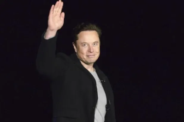 إيلون ماسك يفقد صدارة قائمة «فوربس» السنوية لأغنى رجال العالم
