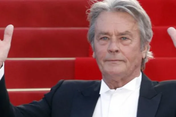 مزاد على مجموعة أعمال فنية يملكها الممثل الفرنسي آلان دولون