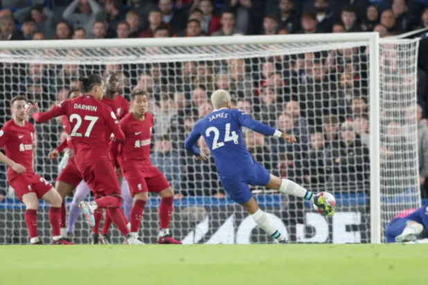 «دوري الأبطال» أمل تشيلسي لإنقاذ موسمه... وليفربول يسير إلى الخلف