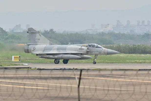 تايوان ترصد 3 سفن حربية ومروحية صينية بالقرب من الجزيرة